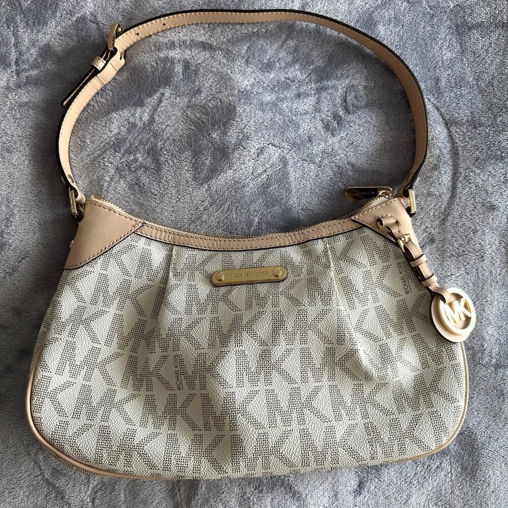 White Micheal Kors Shoulder bag